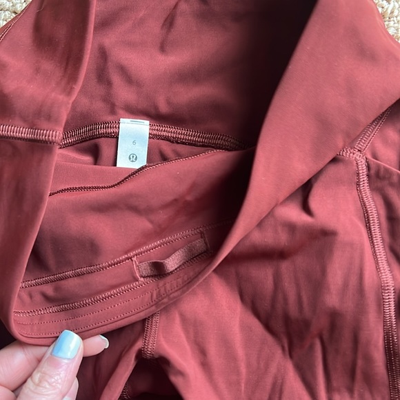 Lululemon Pocket Leggings - Picture 4 of 6